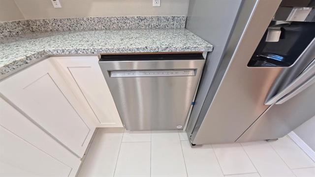 Building Photo - 2233 Huskey St