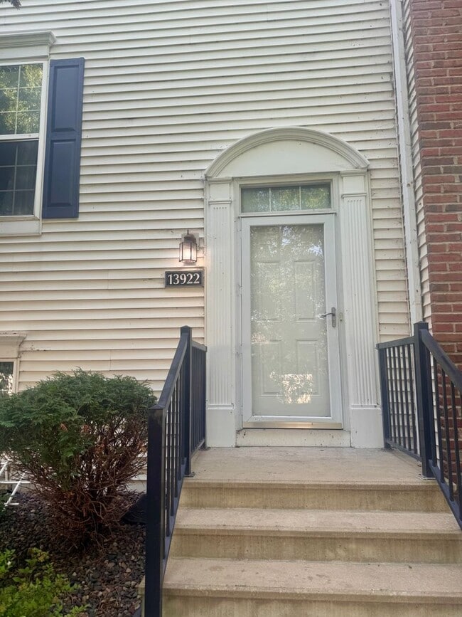 Building Photo - 13922 Ironstone Terrace NW