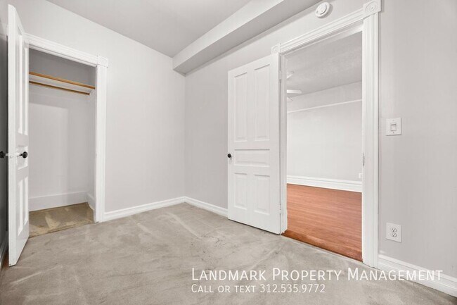 Building Photo - 1124 N Wolcott Ave