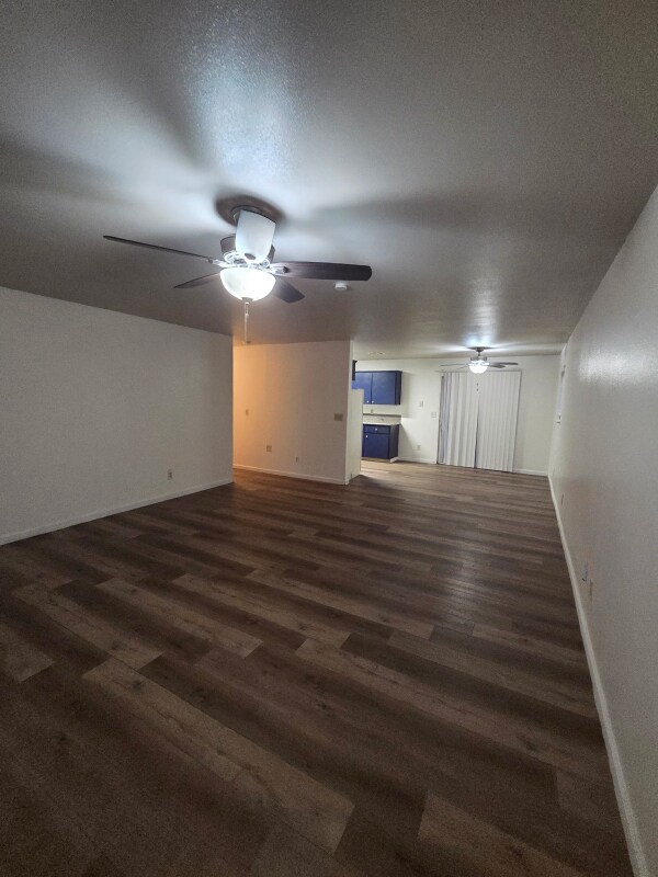 Building Photo - 512 S Dearing Ave