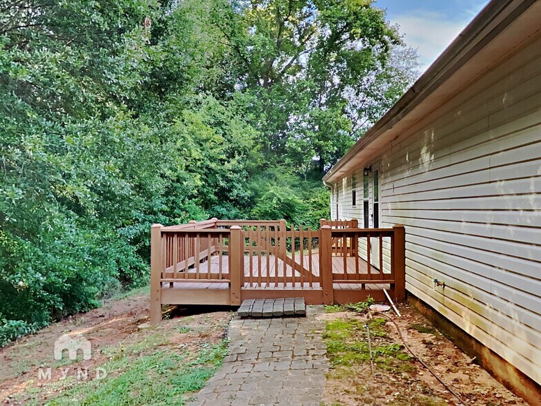 Building Photo - 119 Michelle Dr
