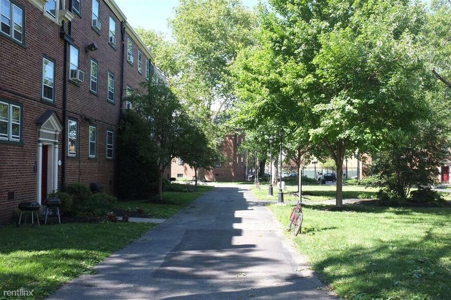 Building Photo - 733 Melon Pl