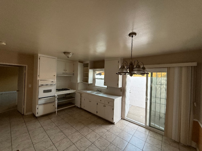 Building Photo - 4870 Abbott Rd