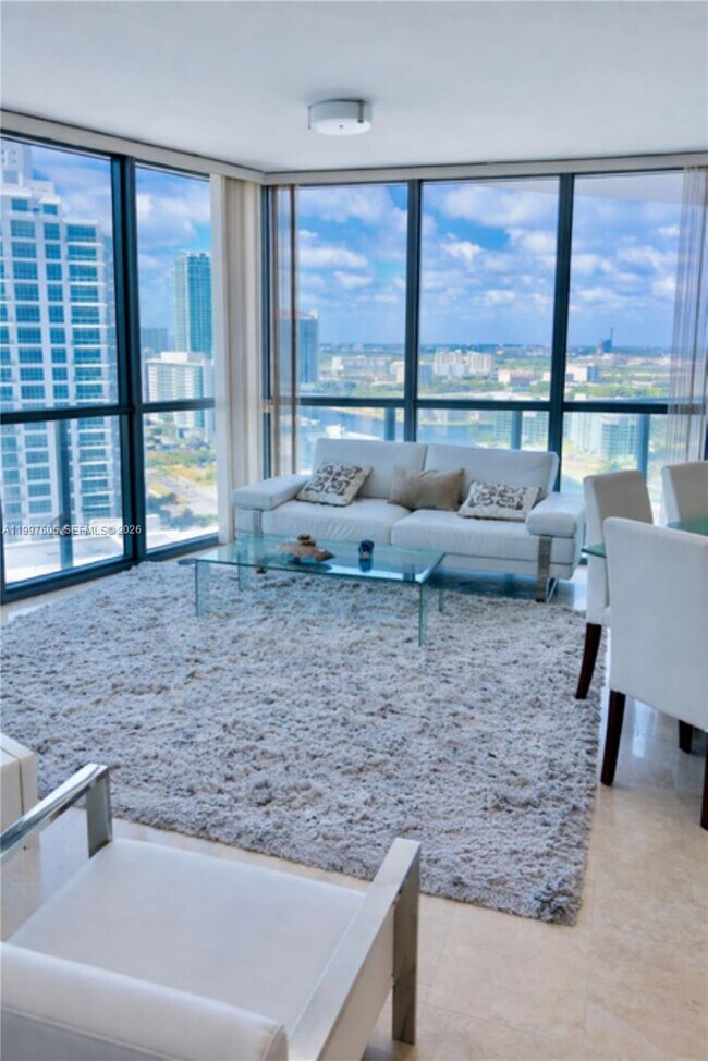 Building Photo - 3101 S Ocean Dr