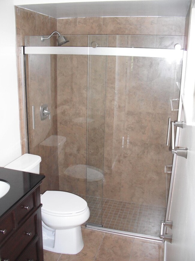 Building Photo - 630 SW 7th Ave