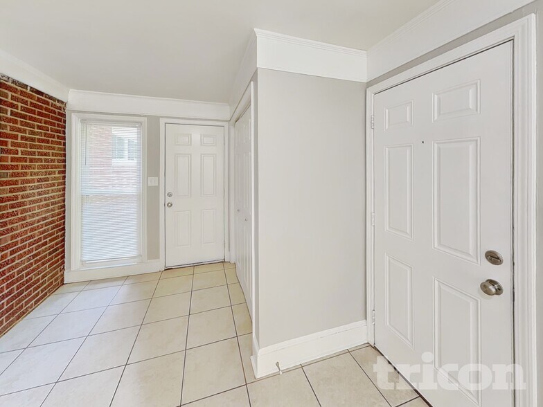 Building Photo - 1141 Dooley Dr