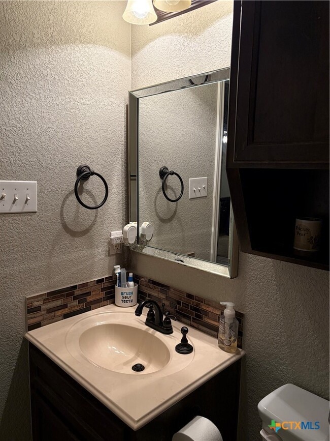 Building Photo - 8205 Salt Mill Hollow Dr