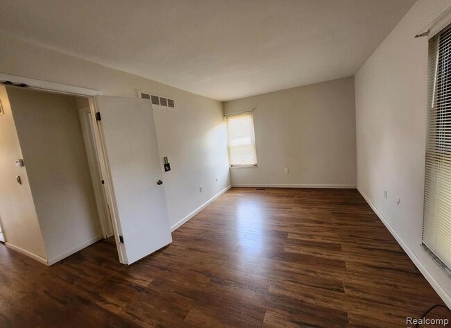 Building Photo - 31573 Green Meadow Ln