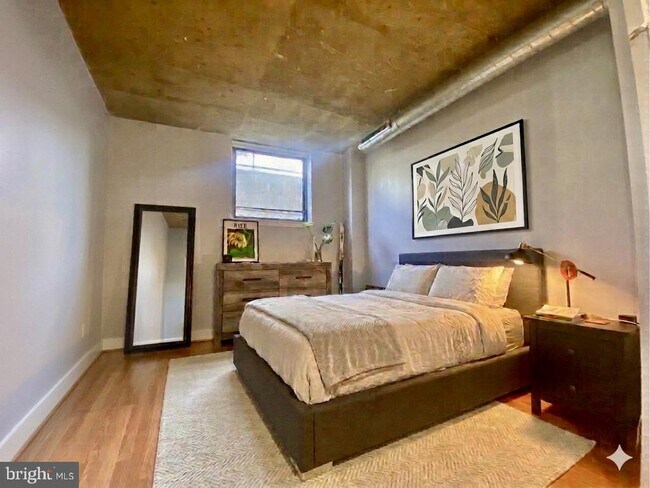 Building Photo - 2301 Champlain St NW