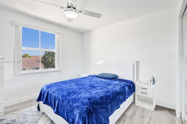 Building Photo - 2001 Barcelona Terrace