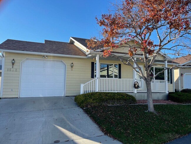 Primary Photo - Beautiful Westend patio home