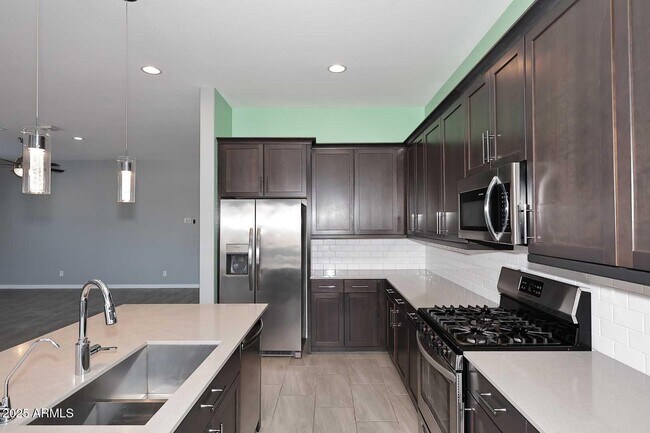Building Photo - 2516 E King Bird Dr