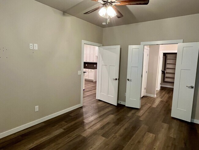 Building Photo - Beautiful 2 Bed 2 Bath!