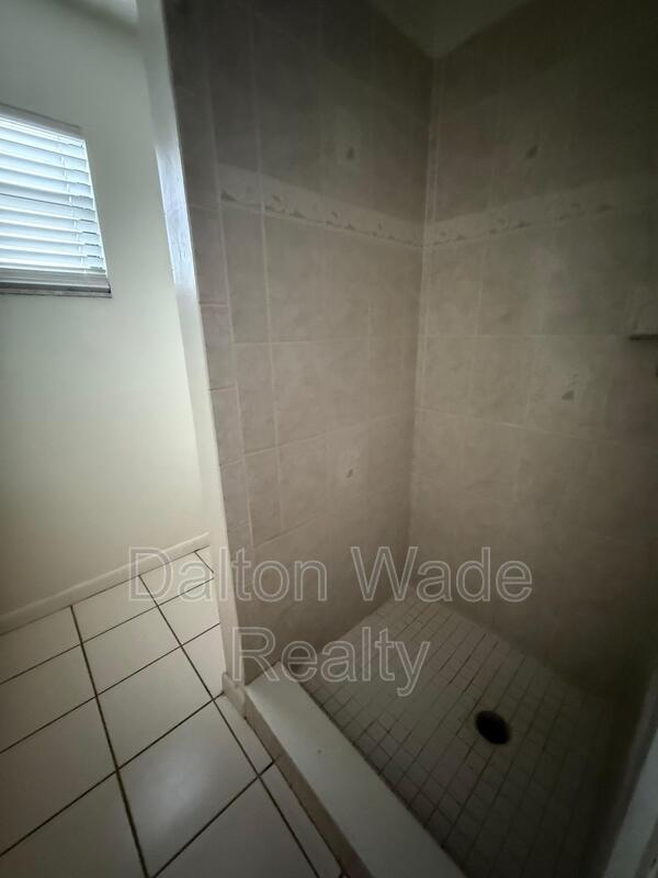 Building Photo - 2040 Sunset Grove Ln