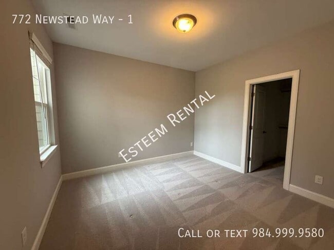 Building Photo - 772 Newstead Way