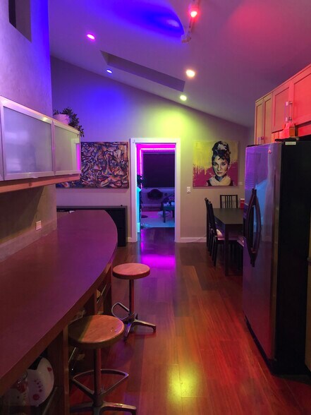 Building Photo - 19 Miramar Ave