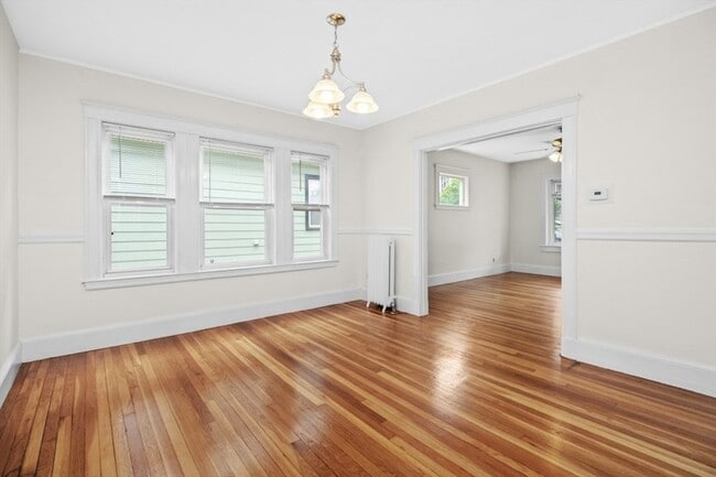 Building Photo - 44 Hillsdale St