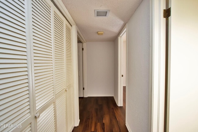 Building Photo - 5710 Mira Grande Dr