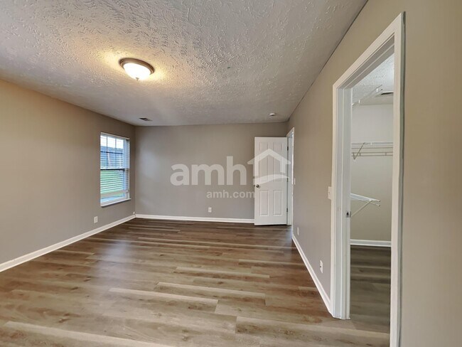Building Photo - 3628 Coles Branch Dr
