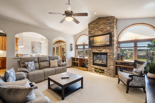 Building Photo - D20 Patio Home on the Golf Course views of...