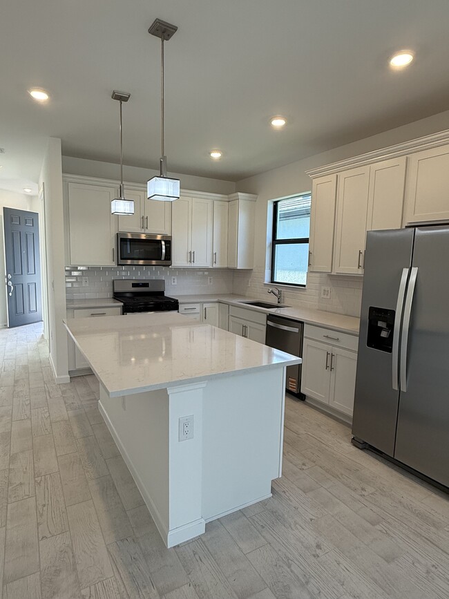 Building Photo - 24750 Marina Del Ray Dr