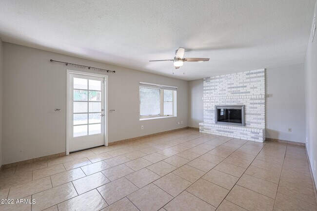 Building Photo - 6207 W Riviera Dr