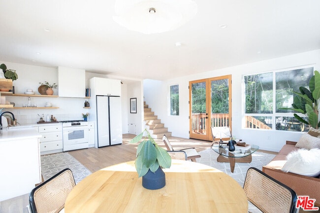 Building Photo - 2210-2214 Echo Park Ave