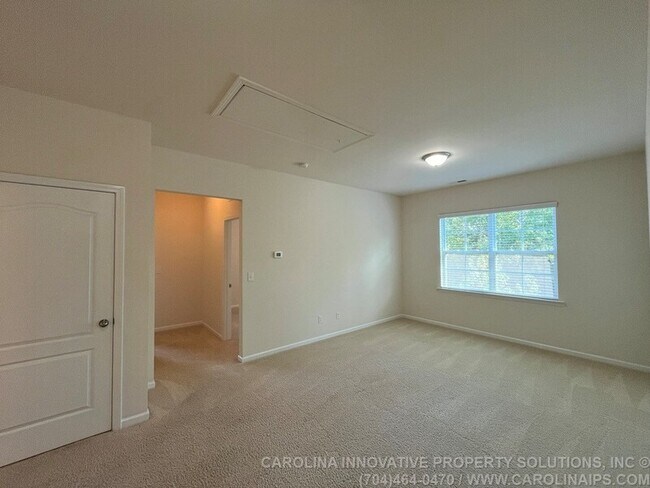 Building Photo - 385 Hawks Creek Pkwy