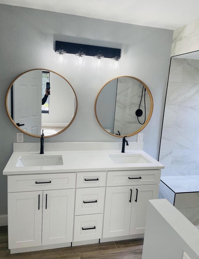 Building Photo - 6101 Deer Run