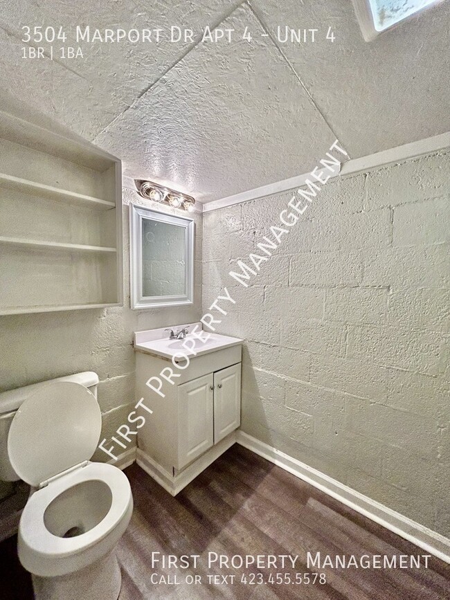 Building Photo - 1Bed/1Bath Studio Apartment Off Bonny Oaks!!