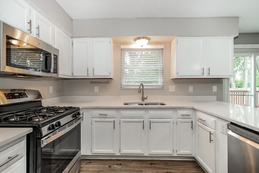 Building Photo - 2656 Willowgate Rd