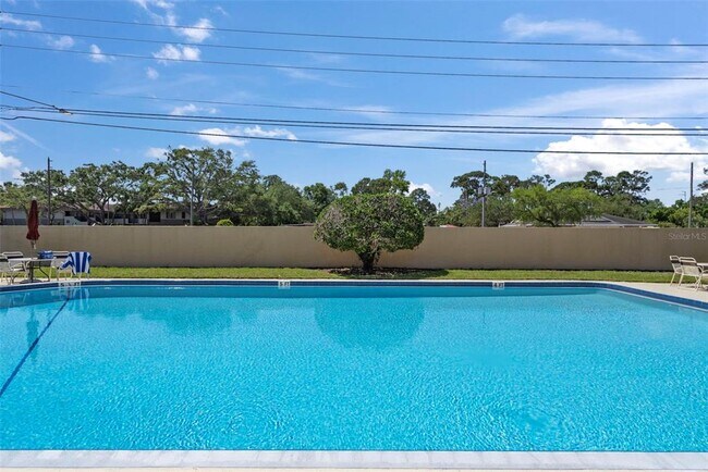 Building Photo - 2693 Sabal Springs Cir