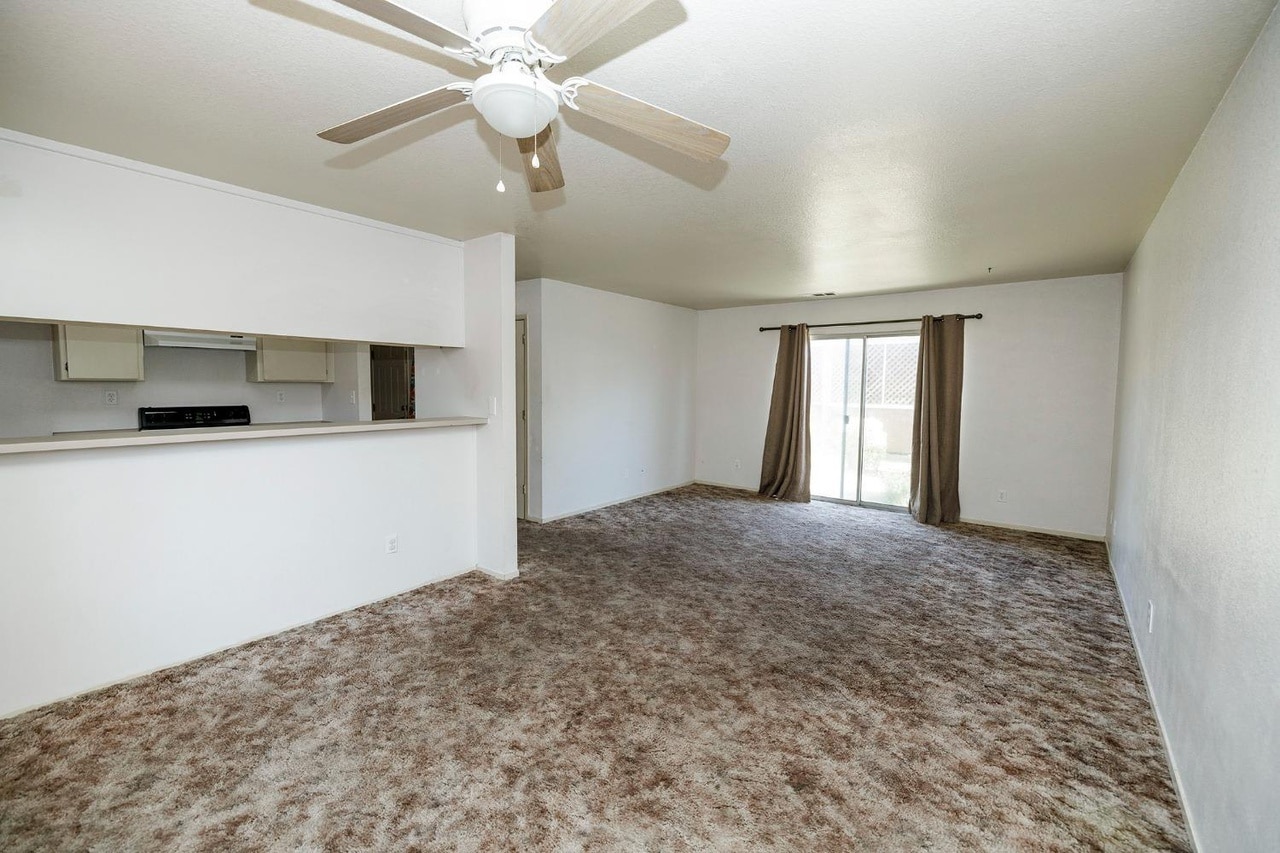 Building Photo - 1580 N Denair Ave