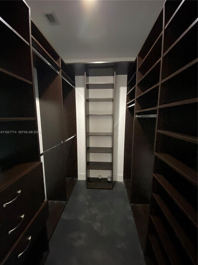 Building Photo - 7901 Hispanola Ave