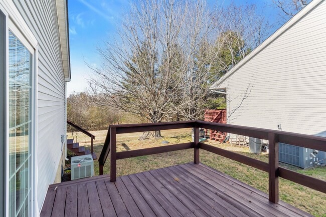 Building Photo - 1217 Carriage Park Dr