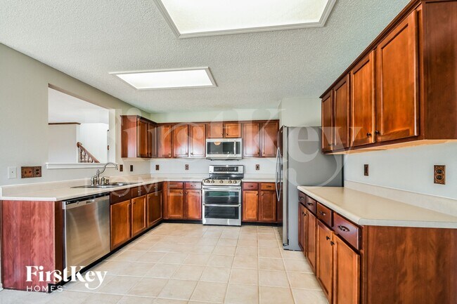 Building Photo - 19528 Windwood Pkwy