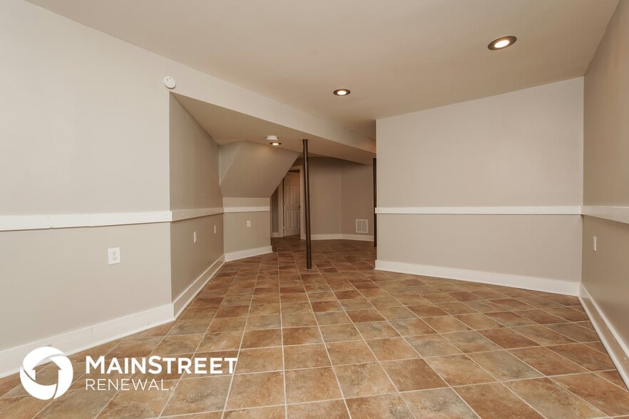 Building Photo - 254 Township Dr