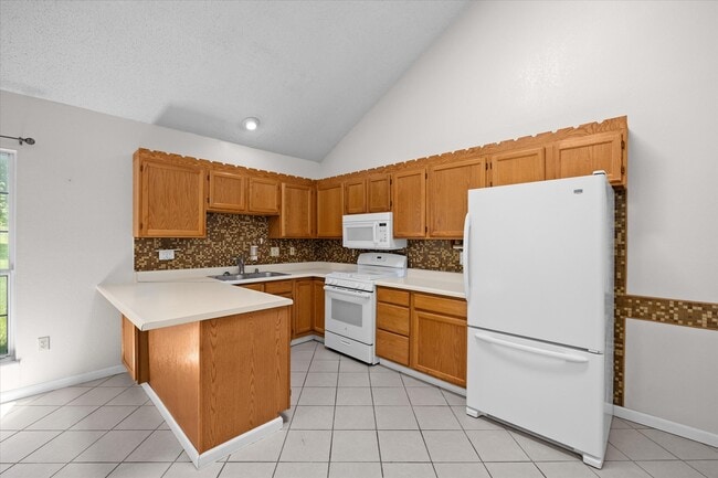 Building Photo - 2105 N Keebler Ave
