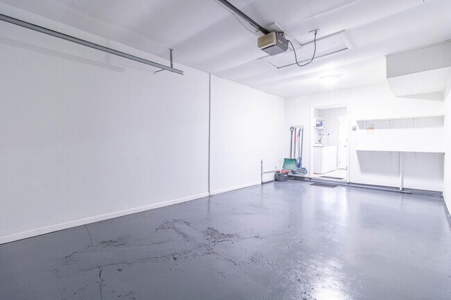 Building Photo - 210 W El Cortez Dr