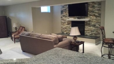 Building Photo - 6021 Woodlake Ln
