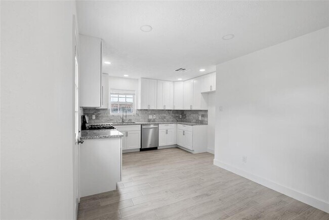 Building Photo - 1814 Hanbury Ct