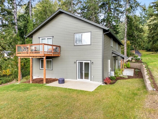 Building Photo - 535-537 NE Vena St