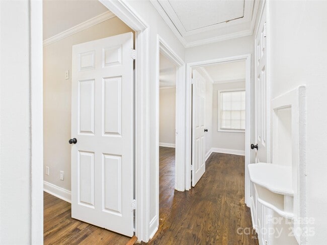 Building Photo - 1031 Deas St
