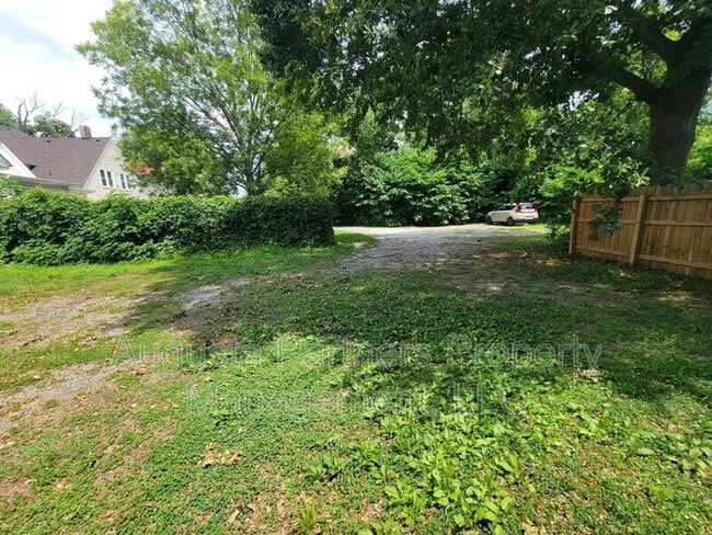 Building Photo - 508 3rd St