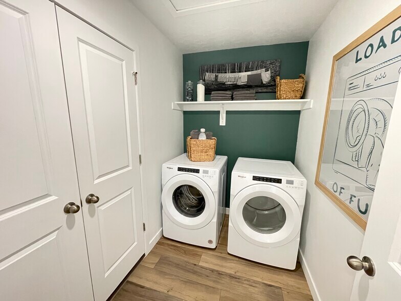 Building Photo - 1566 N Summer Spgs Cv