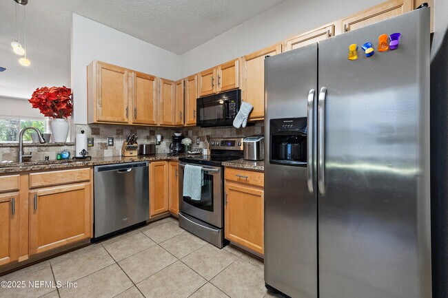 Building Photo - 677 Scrub Jay Dr