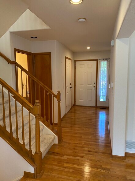 Building Photo - 4794 S Cathay Ct