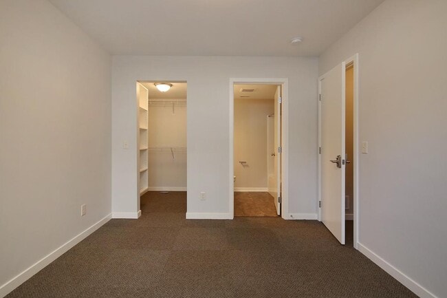 Building Photo - 289 E 19th St