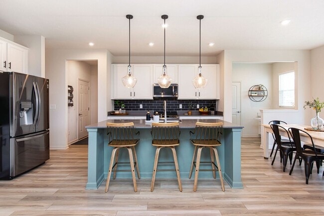 Building Photo - 6787 Oakcrest Dr