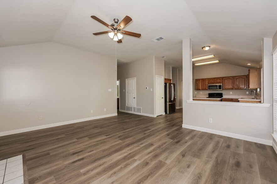 Building Photo - 5002 Wordsworth Dr